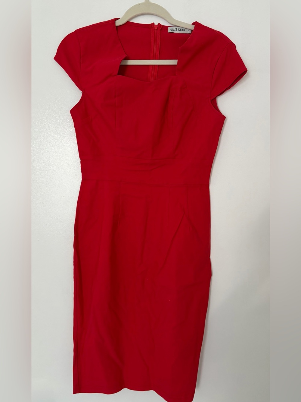 Grace Karin Vibrant Red Knee-Length Sheath Dress with Cap Sleeves. Small.